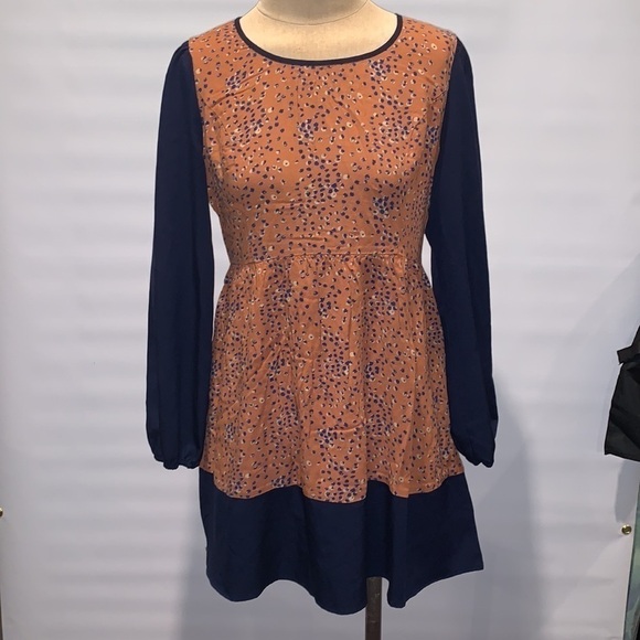Doe and Rae long sleeve dress, Large - Picture 1 of 7